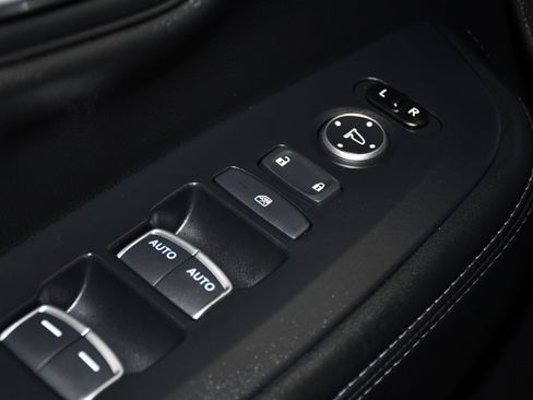 Used 2025 Honda HR-V EX-L image 33