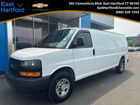 Used 2022 Chevrolet Express 2500 Extended RWD image 1