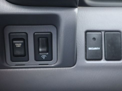 Used 2000 Nissan Frontier XE RWD image 28