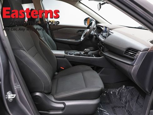 Used 2023 Nissan Rogue S AWD/4WD image 25