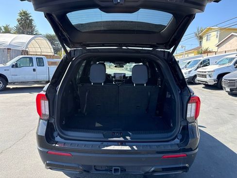 Used 2025 Ford Explorer ST-Line AWD/4WD image 5