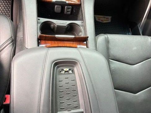 Used 2016 Cadillac Escalade Premium AWD/4WD image 20