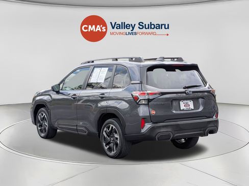 Used 2025 Subaru Forester Limited AWD/4WD image 3