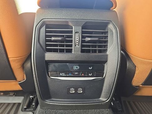 Used 2022 BMW 330i xDrive Sedan w/ M Sport Package image 40