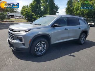 Used 2025 Chevrolet Traverse LT FWD video 3