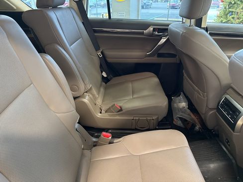 Used 2022 Lexus GX 460 Premium image 18