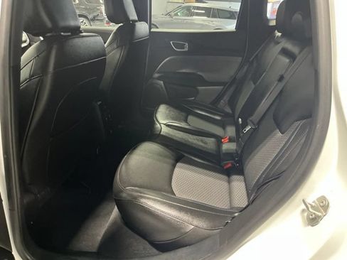 Used 2024 Jeep Compass Latitude AWD/4WD image 10