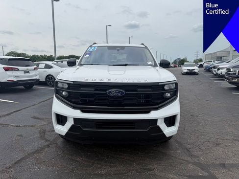 Used 2025 Ford Expedition Active RWD image 2