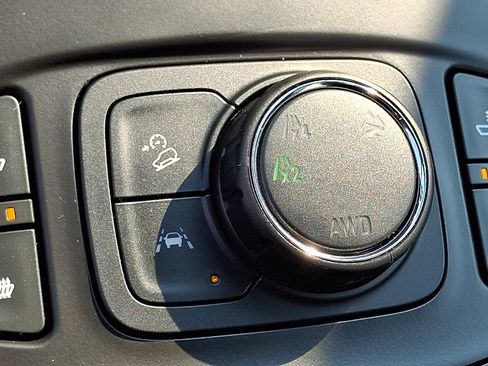 Used 2023 GMC Terrain SLT AWD/4WD image 26