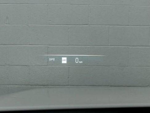 Used 2025 BMW 530i xDrive image 18