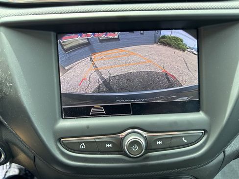 Used 2023 Chevrolet TrailBlazer LT FWD image 12