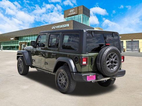 Used 2024 Jeep Wrangler Unlimited Sport AWD/4WD image 8