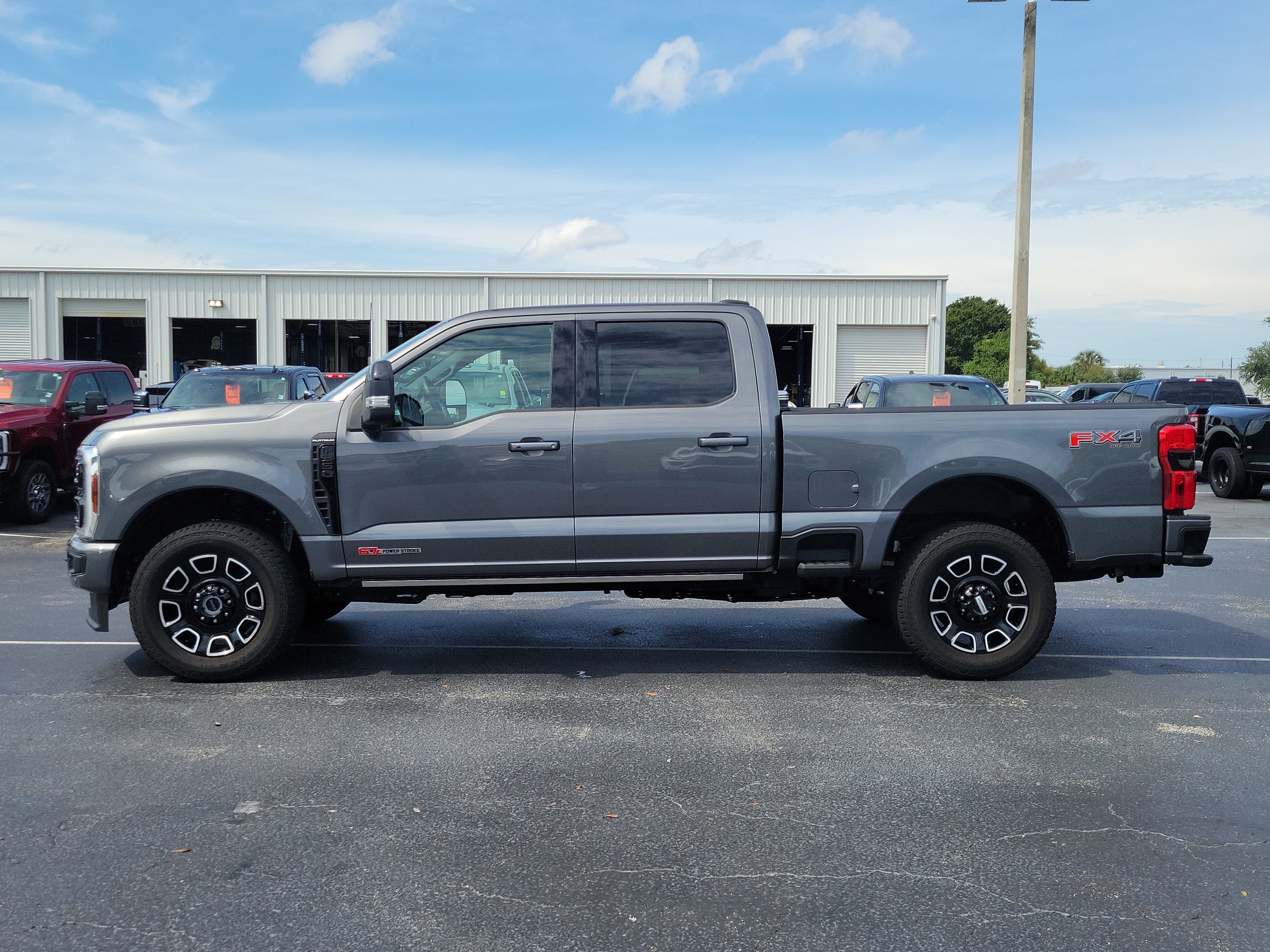 Used 2025 Ford F350 Platinum w/ FX4 Off-Road Package AWD/4WD image 6
