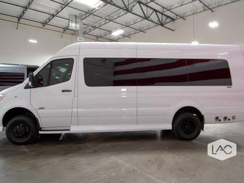 Used 2023 Mercedes-Benz Sprinter 3500 image 28