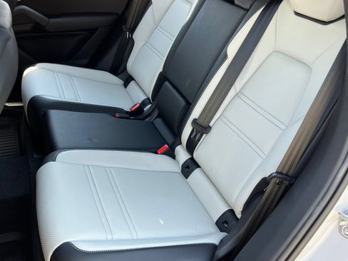 Certified 2024 Porsche Cayenne S AWD/4WD image 16