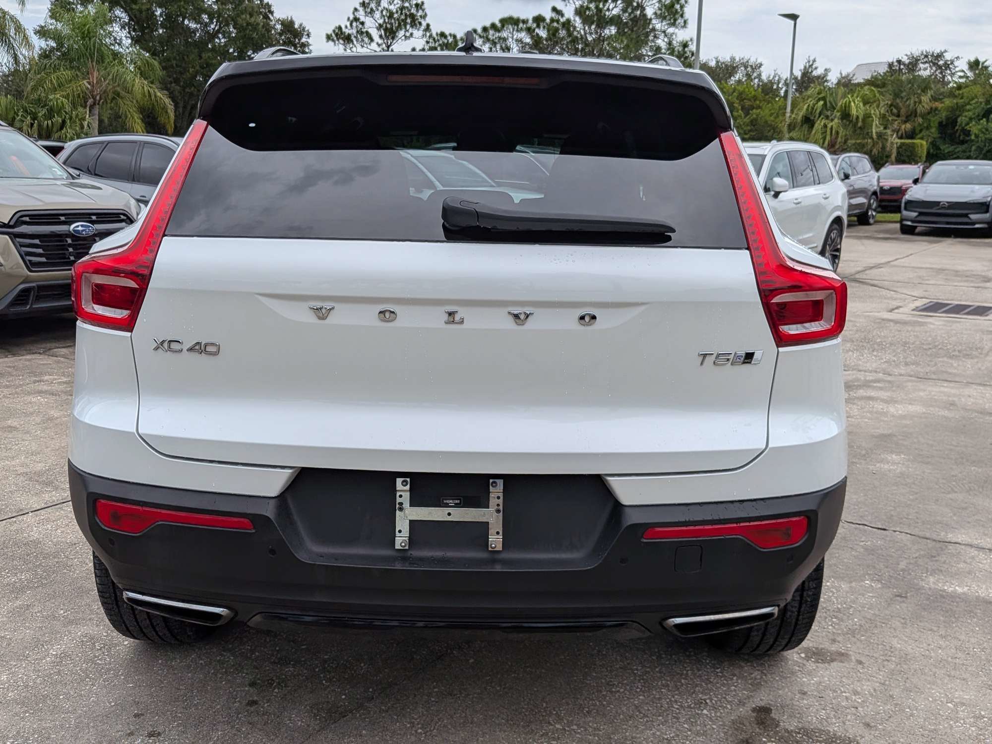 Used 2020 Volvo XC40 T5 R-Design w/ Protection Package Premier AWD/4WD image 4