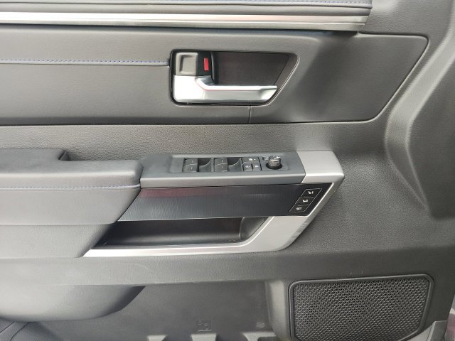 Used 2025 Toyota Sequoia Platinum AWD/4WD image 13