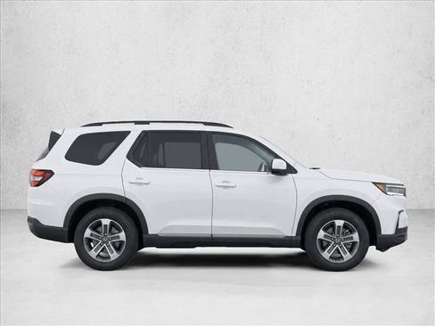 Used 2025 Honda Pilot EX-L image 8