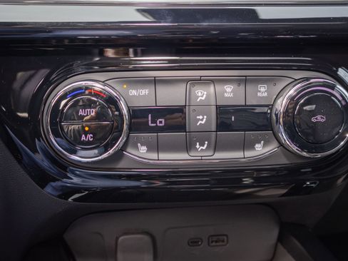 New 2026 Chevrolet Trax RS w/ Sunroof Package image 19