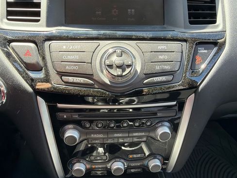 Used 2017 Nissan Pathfinder SV AWD/4WD image 22
