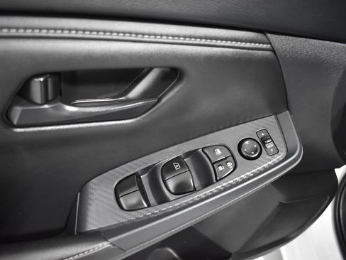 Certified 2025 Nissan Sentra S FWD image 15