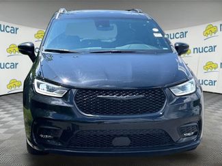 Used 2025 Chrysler Pacifica Limited FWD video 2
