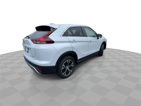 Used 2022 Mitsubishi Eclipse Cross SE image 8