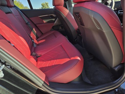 Used 2024 BMW 530i w/ Premium Package image 5