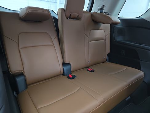 New 2026 Nissan Pathfinder Platinum image 12