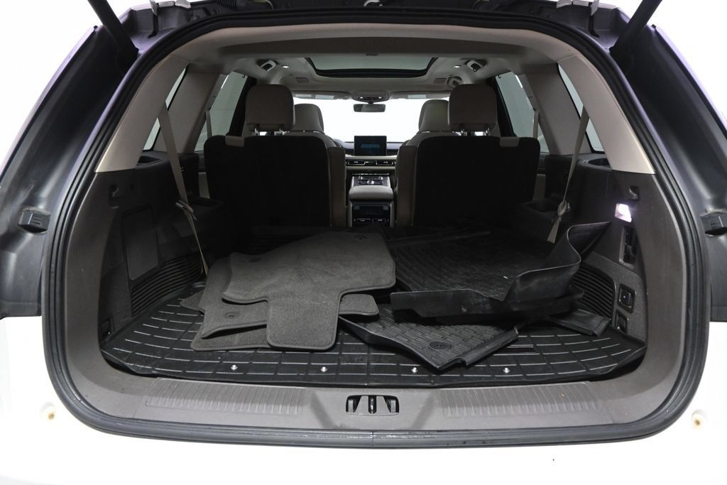 Used 2023 Lincoln Aviator Reserve w/ Equipment Group 201A AWD/4WD image 19