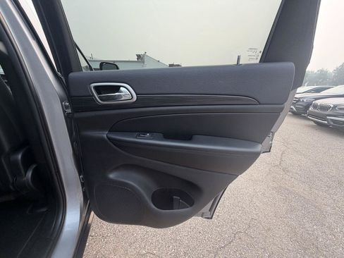 Used 2020 Jeep Grand Cherokee Laredo w/ Security & Convenience Group AWD/4WD image 29