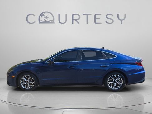 Used 2020 Hyundai Sonata SEL w/ Premium + Sunroof Package FWD image 2