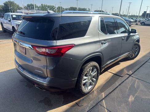 Used 2020 Chevrolet Traverse High Country AWD/4WD image 12