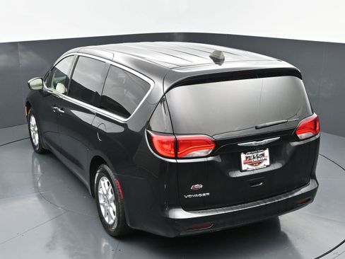 Used 2023 Chrysler Voyager LX image 30
