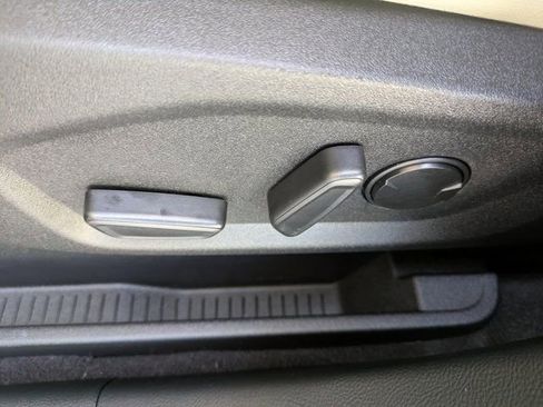 Certified 2024 Ford Edge Titanium image 21