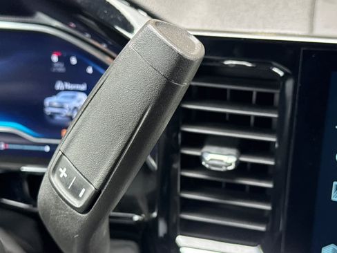 Used 2024 Chevrolet Silverado 1500 LT RWD image 23