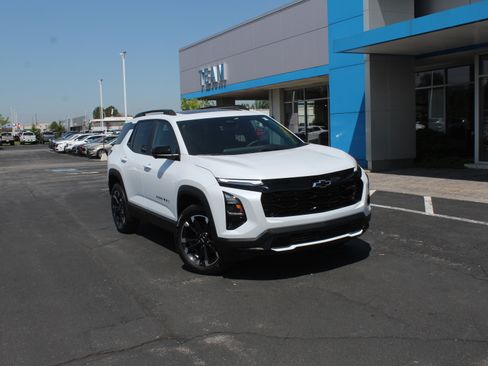 New 2026 Chevrolet Equinox RS w/ Convenience Package III AWD/4WD image 2