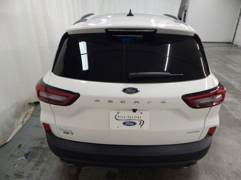 New 2025 Ford Escape ST-Line w/ Tech Pack #1 image 4