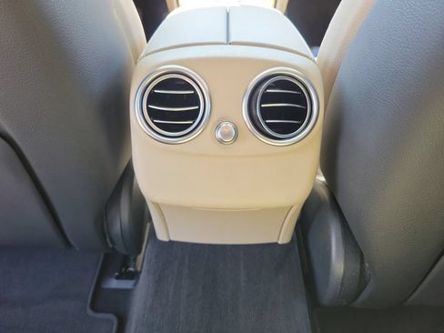Used 2020 Mercedes-Benz C 300 Sedan image 15