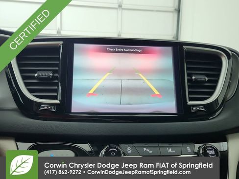 Certified 2024 Chrysler Pacifica Touring-L FWD image 24