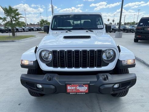 New 2025 Jeep Gladiator Sport image 7