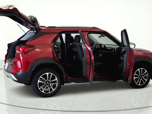 Used 2025 Chevrolet TrailBlazer LT AWD/4WD image 12