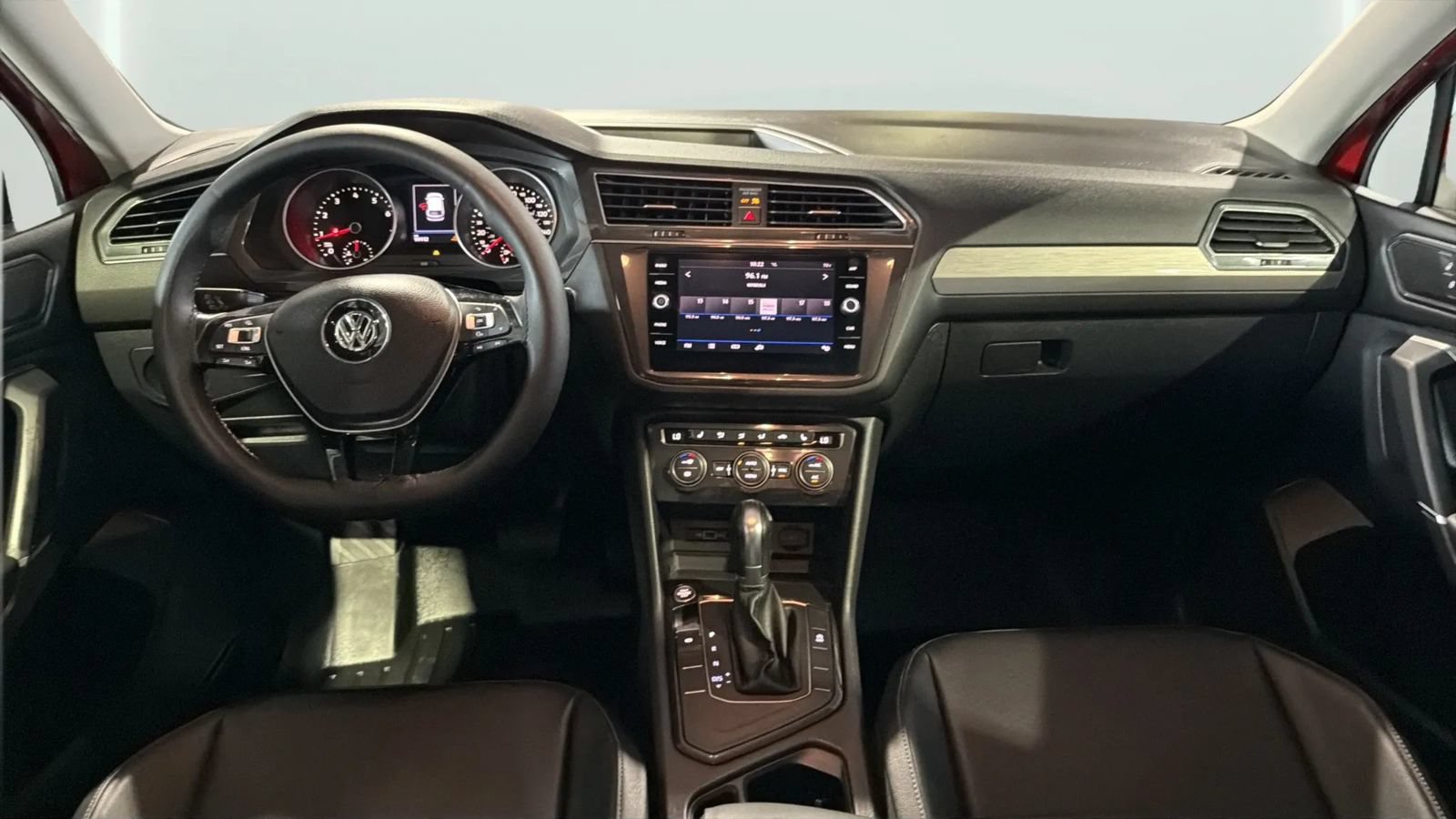 Used 2018 Volkswagen Tiguan SEL FWD image 60