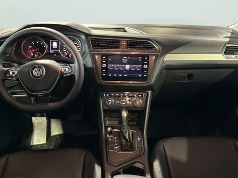 Used 2018 Volkswagen Tiguan SEL FWD image 60