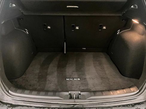 Used 2019 Nissan Kicks SV FWD image 33