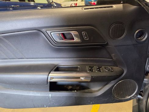 Used 2020 Ford Mustang Premium RWD image 5
