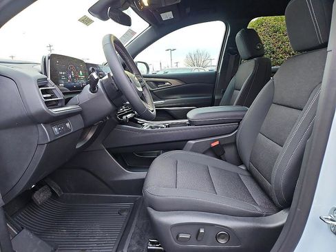 New 2026 Chevrolet Traverse LT image 9