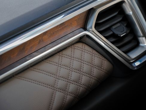 New 2026 GMC Canyon Denali image 33