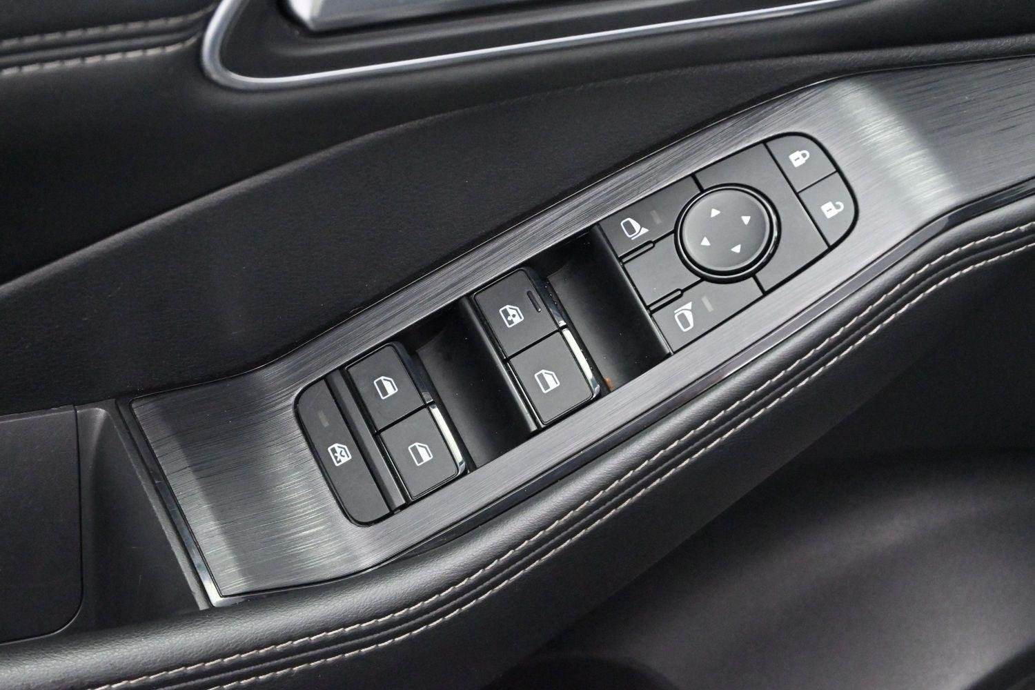 Used 2021 Nissan Rogue SV w/ Premium Package FWD image 12