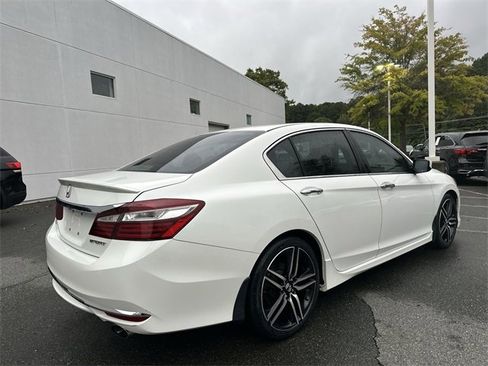 Used 2017 Honda Accord Sport image 5